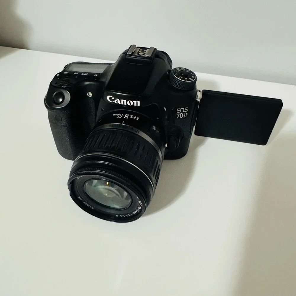 Canon EOS 70D Digital Camera in Black